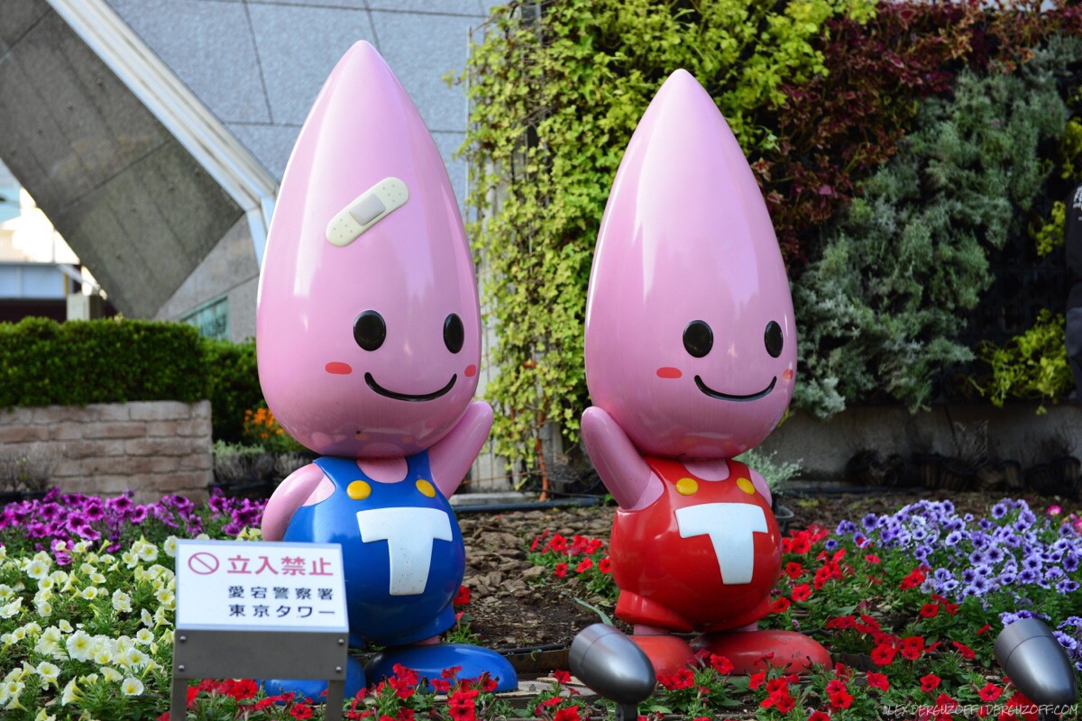 Пластиковые символы телебашни Токио